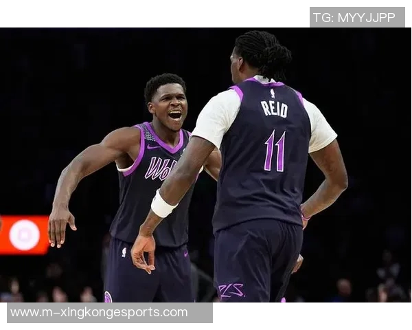 爱德华兹伤退传闻引发关注里德坚定表示他明天能上场比赛