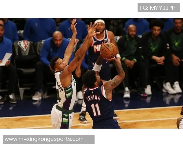 米德尔顿谈字母在篮下表现期待制造进攻犯规的精彩瞬间 米德尔顿谈字母在篮下表现期待制造进攻犯规的精彩瞬间