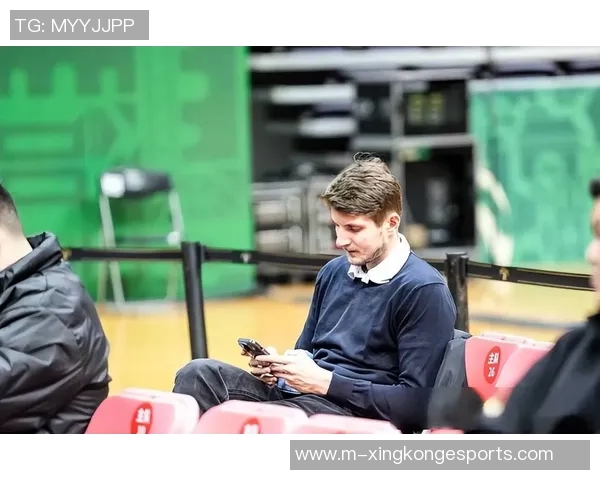 湖记盛赞杨瀚森潜力无限只待身体素质提升成就未来 湖记盛赞杨瀚森潜力无限只待身体素质提升成就未来